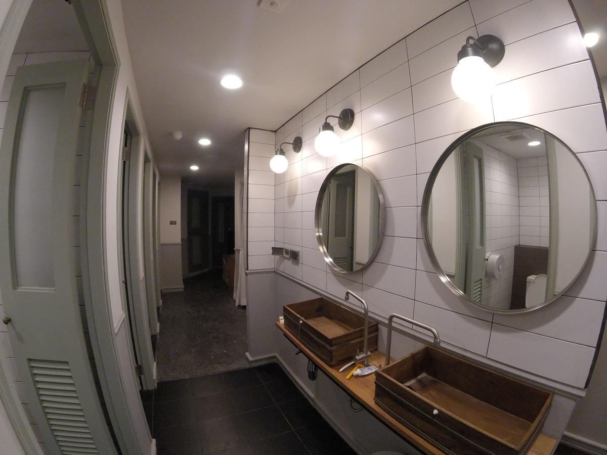 Weeping Willow Sukhumvit 26 曼谷 外观 照片